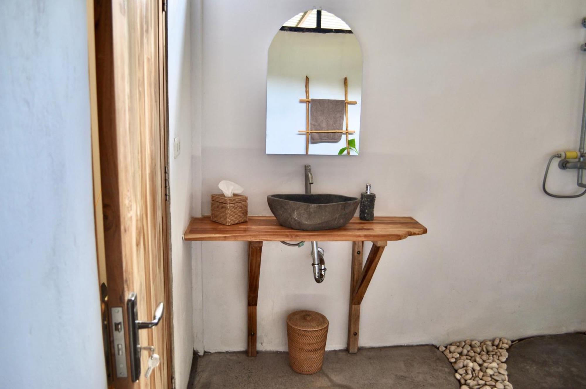 Ripbowl Guest House Selong Blanak Exterior foto